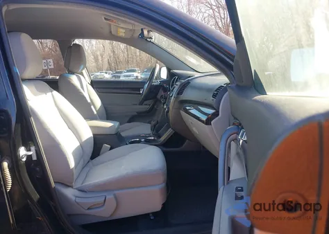 2011 Kia Sorento Lx z USA, uszkodzony, nr VIN 5XYKTCA18BG018591